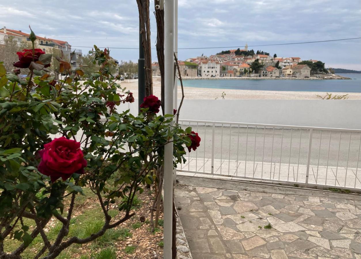 Rooms 22 - Beachfront Primošten Buitenkant foto